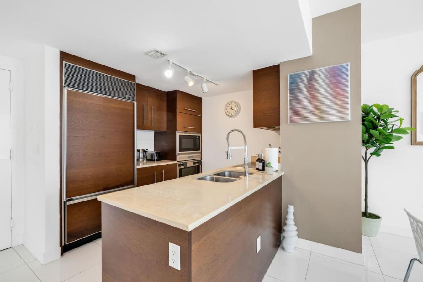 W 2br Ocean View, Pool, Spa, Free Gym Classes Miami